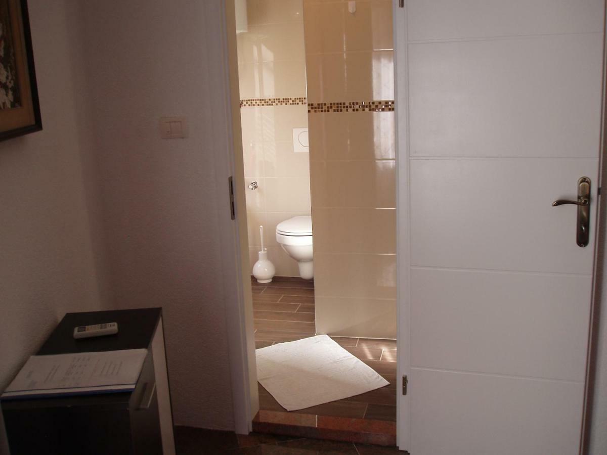 Apartment Oaza โรวีน ภายนอก รูปภาพ