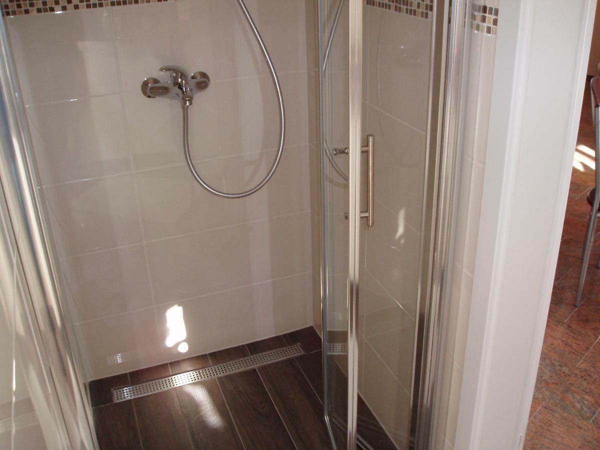 Apartment Oaza โรวีน ภายนอก รูปภาพ