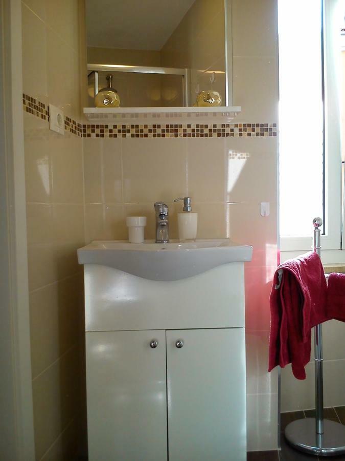 Apartment Oaza โรวีน ภายนอก รูปภาพ