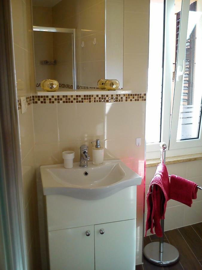 Apartment Oaza โรวีน ภายนอก รูปภาพ